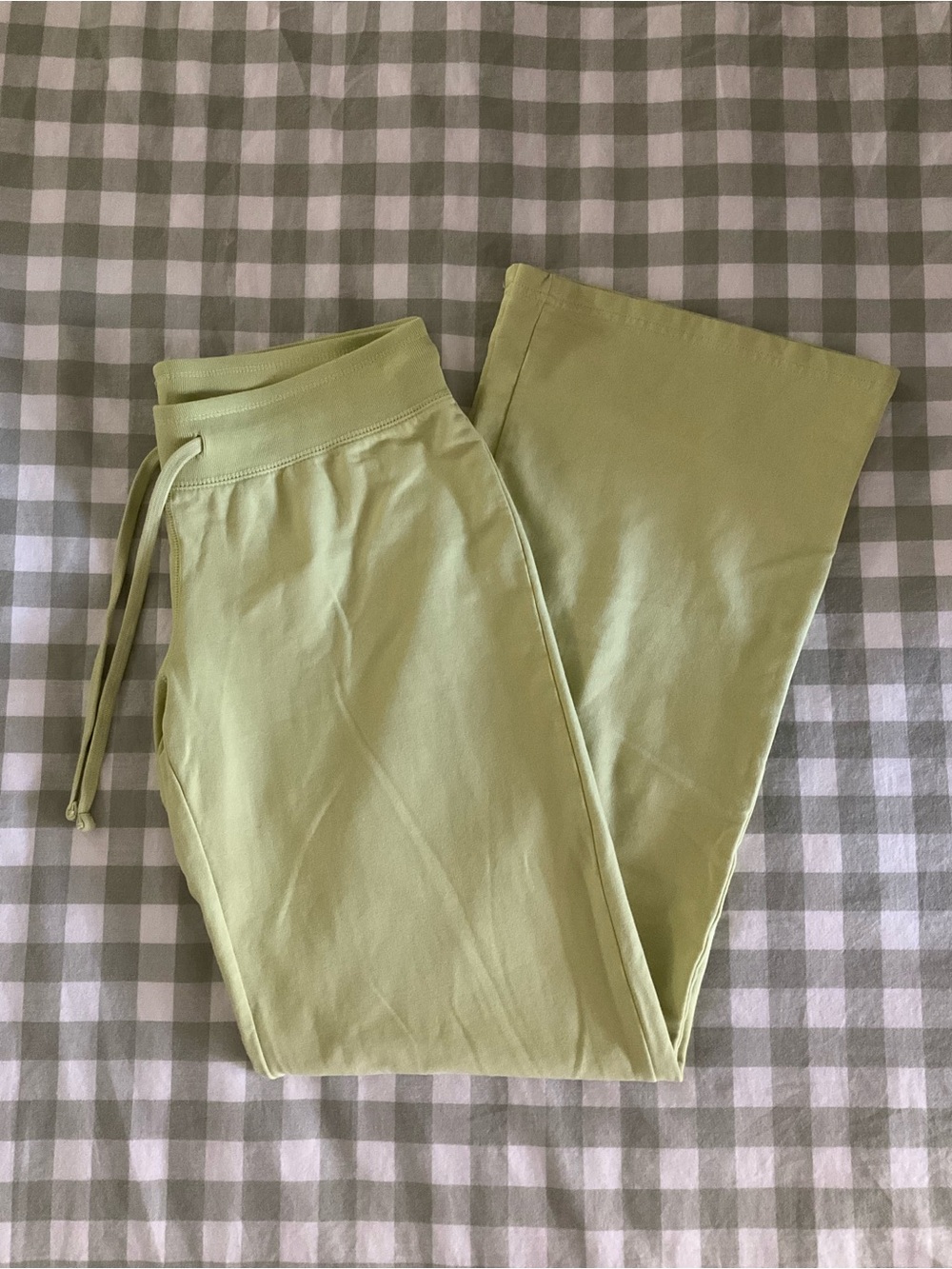 Brandy Melville Light Chartreuse Lime Green Hilary Yoga Pants - Picture 3 of 4